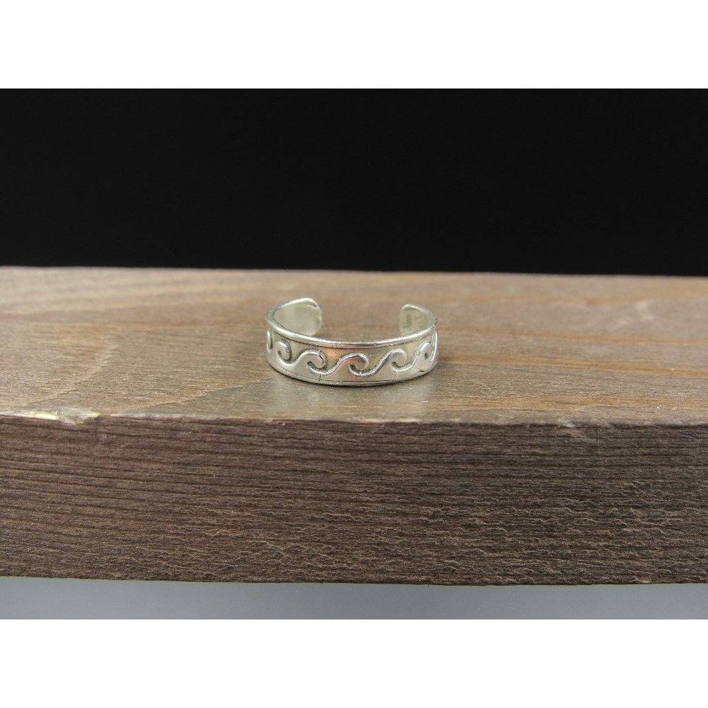 Size 3.5 Sterling Silver Petite Cute Ocean Wave Toe Band Ring
